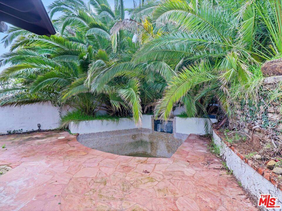 Los Angeles, CA 90068,7082 La Presa DR