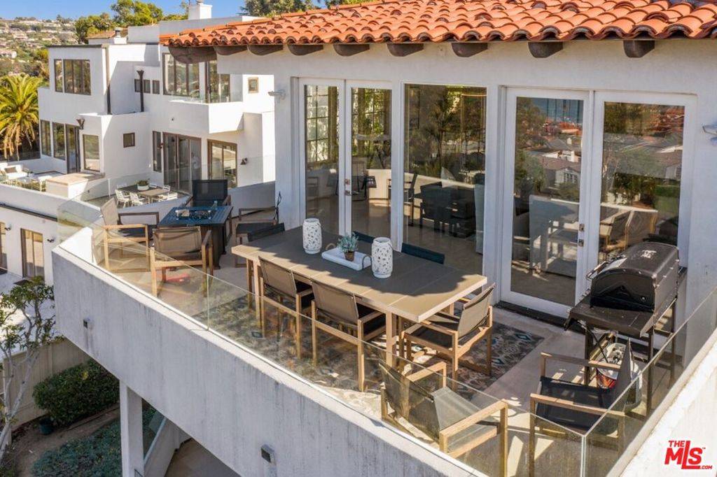 La Jolla, CA 92037,7782 Lookout DR