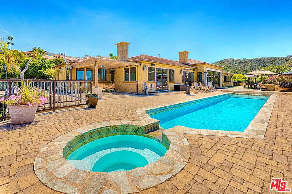 La Jolla, CA 92037,2624 Costebelle DR
