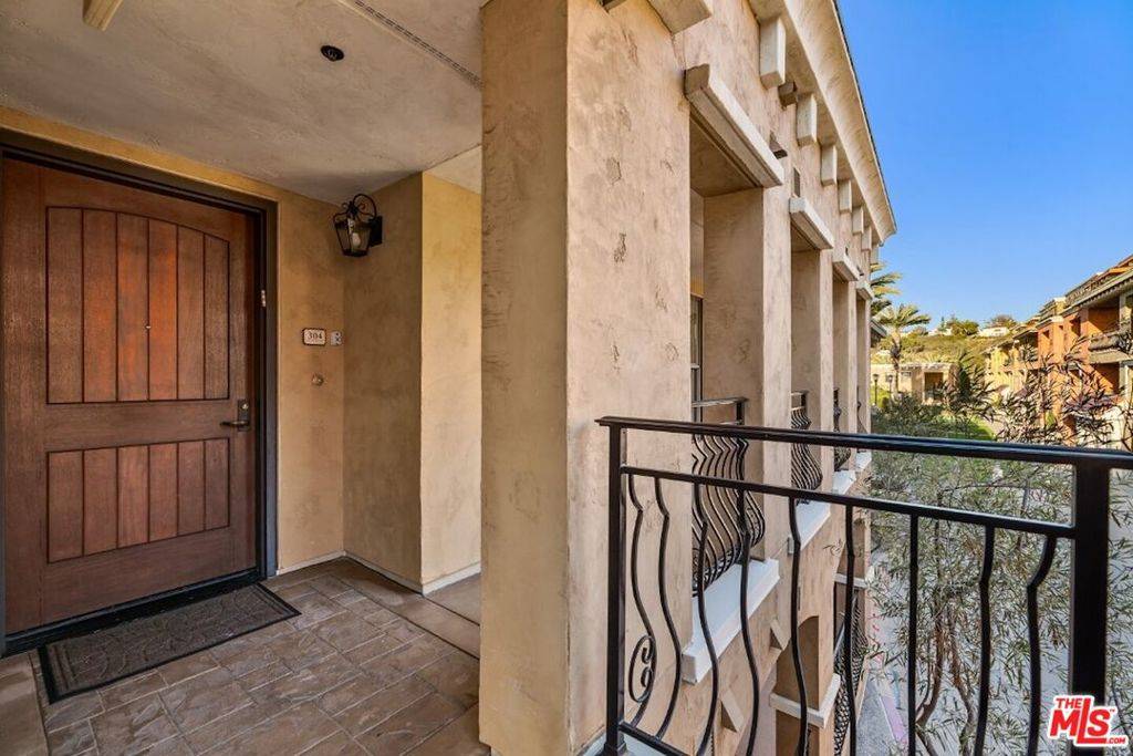 La Jolla, CA 92037,1000 Genter ST #304