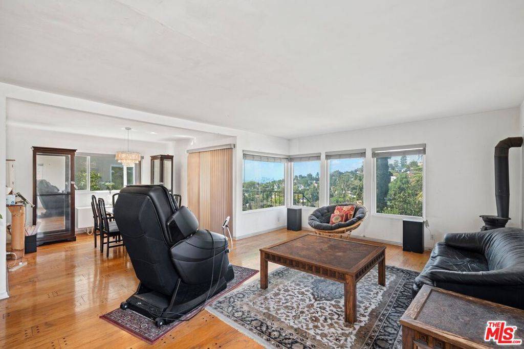 Los Angeles, CA 90068,5638 Tuxedo TER
