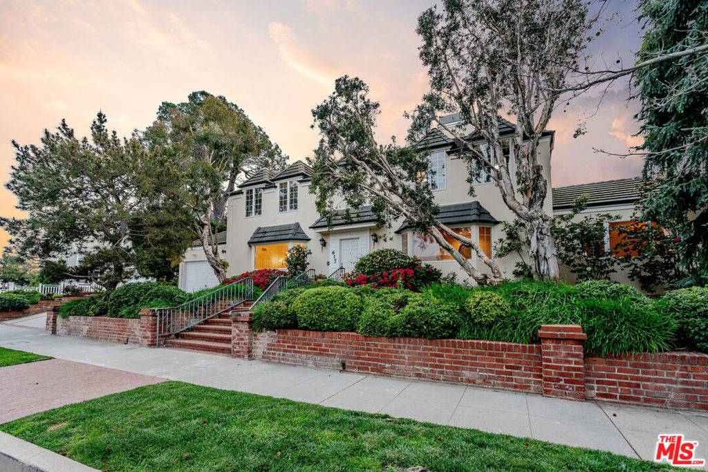 Pacific Palisades, CA 90272,617 Frontera DR