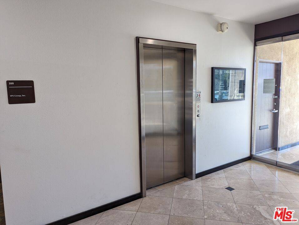 Tustin, CA 92780,17332 Irvine BLVD