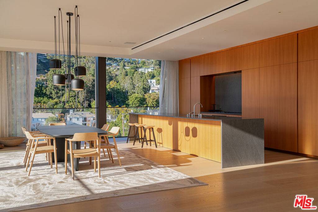 West Hollywood, CA 90069,9040 W Sunset BLVD #1001