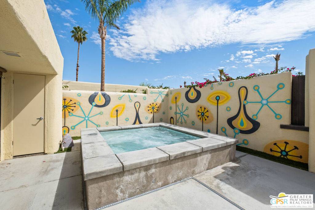 Palm Springs, CA 92262,415 N Hermosa DR