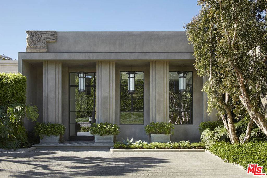 Los Angeles, CA 90077,107 Delfern DR