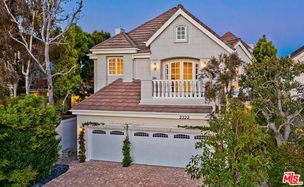 Los Angeles, CA 90049,2322 Canyonback RD