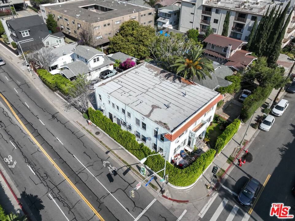 Los Angeles, CA 90046,7401 Fountain AVE