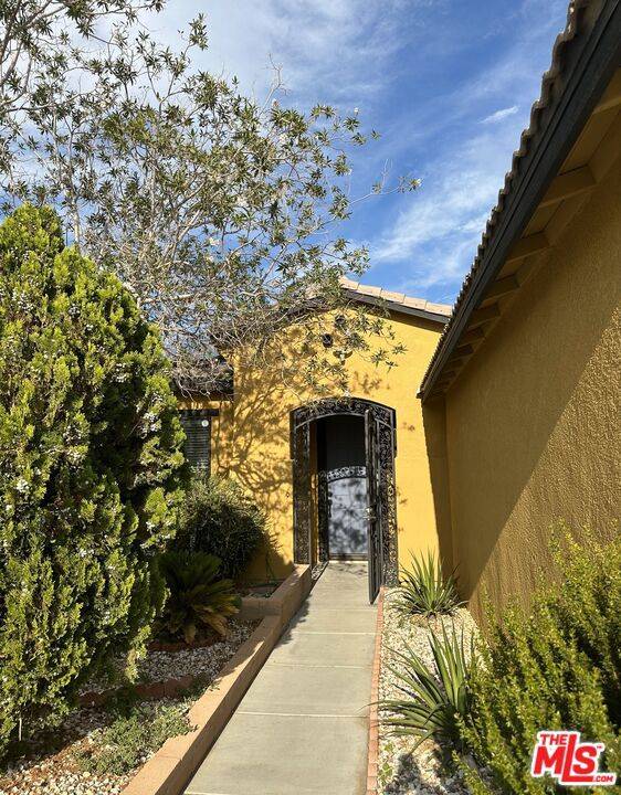 Adelanto, CA 92301,11198 Fairmont ST