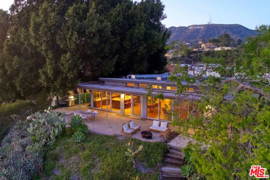 Los Angeles, CA 90068,2700 Hollyridge DR