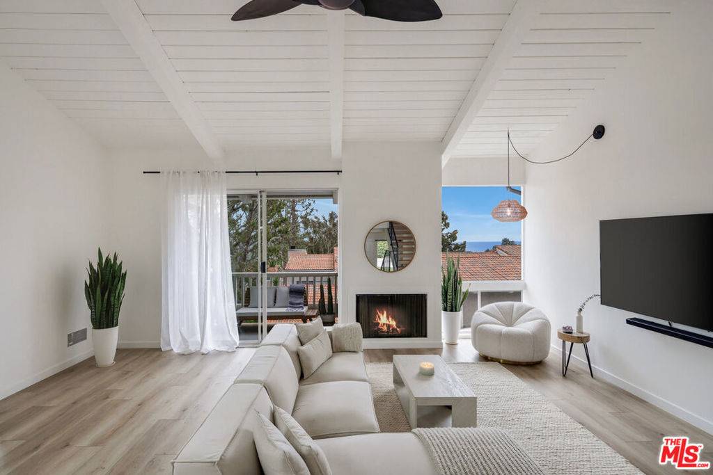 Malibu, CA 90265,28226 Rey De Copas LN