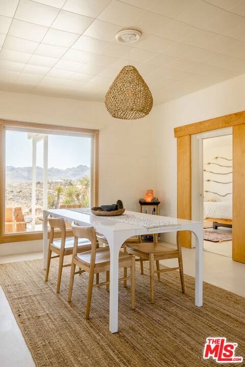 Joshua Tree, CA 92252,8669 Via Rocosa RD