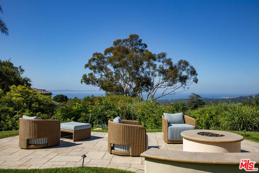 Montecito, CA 93108,890 Park LN