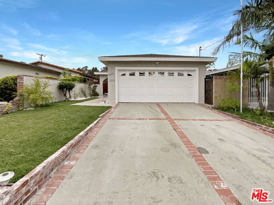 Hawthorne, CA 90250,12515 Cedar AVE