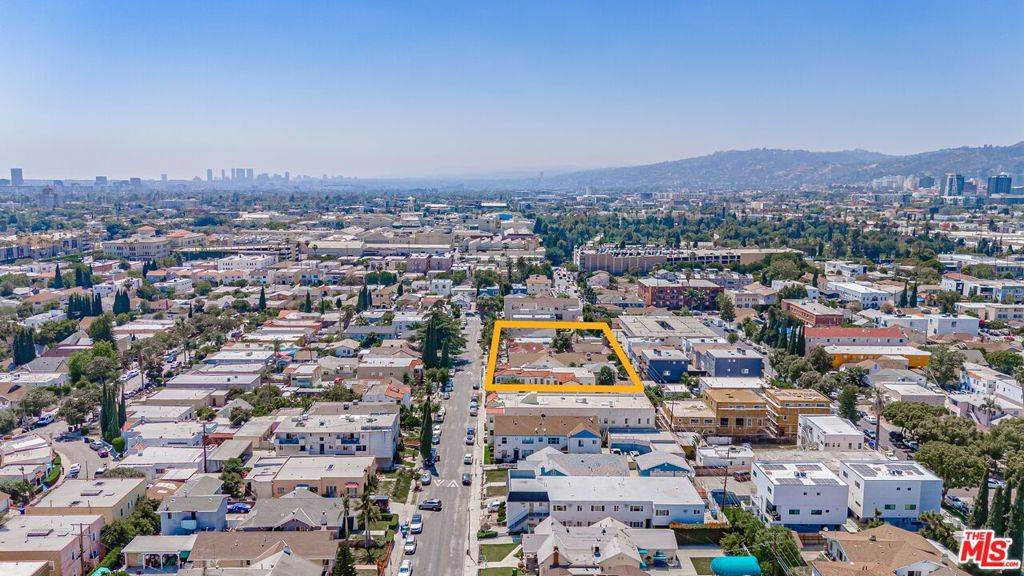 Los Angeles, CA 90038,5431 Lemon Grove AVE