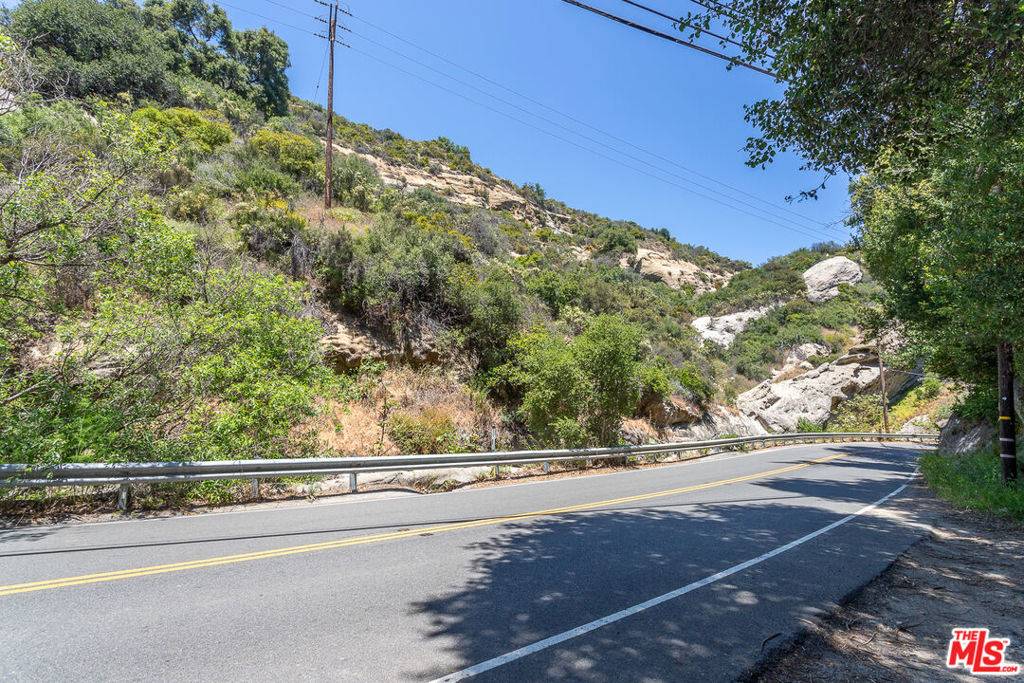 Topanga, CA 90290,996 Old Topanga Canyon RD