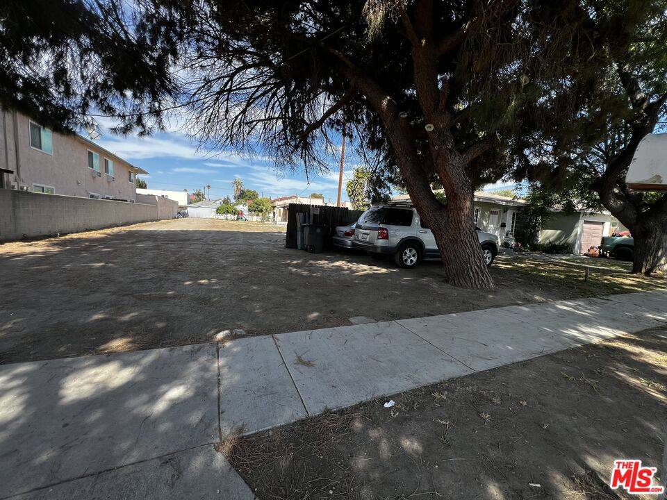 Tustin, CA 92780,1071 & 1073 Walnut ST