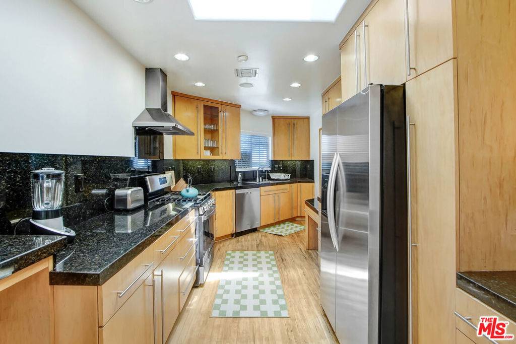 Encino, CA 91316,4904 Rupert AVE