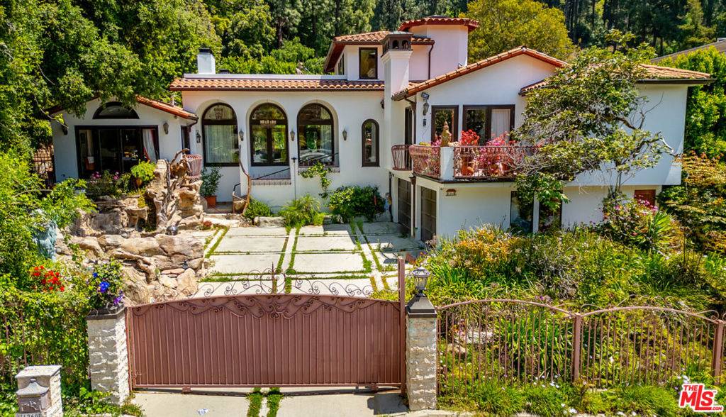 Los Angeles, CA 90077,1260 Roscomare RD