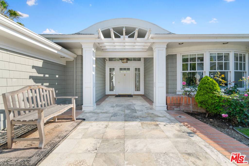 Pacific Palisades, CA 90272,18044 Sandy Cape DR