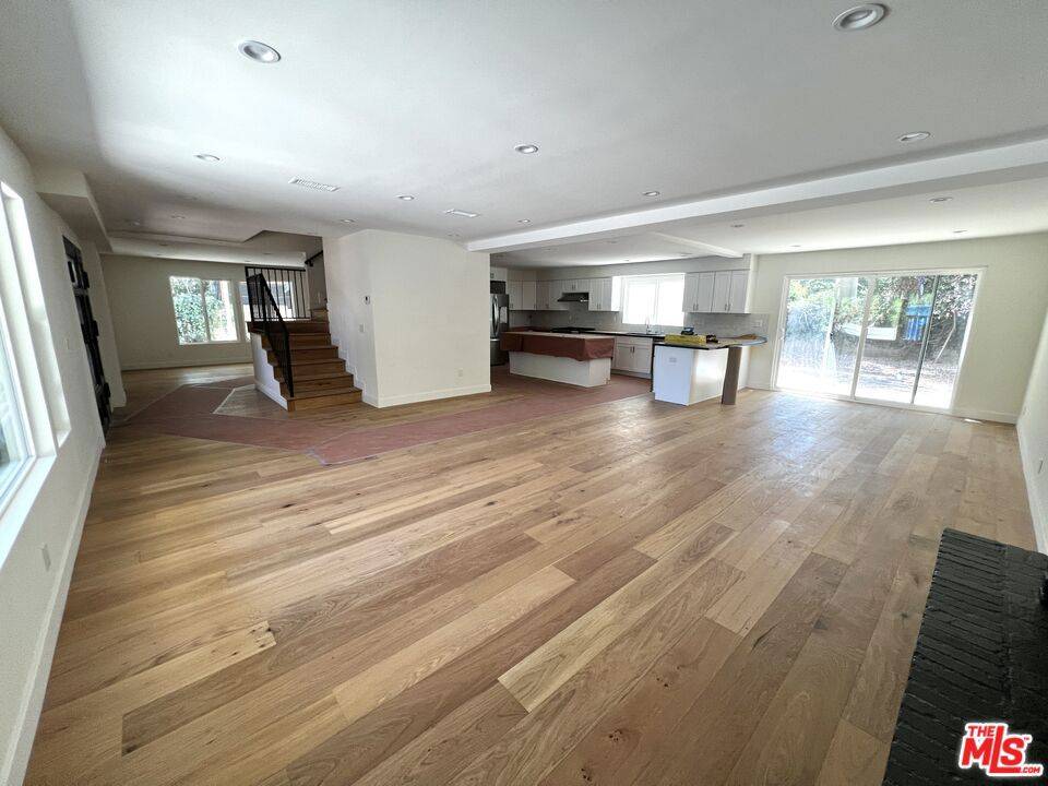 Tarzana, CA 91356,5815 Tampa AVE