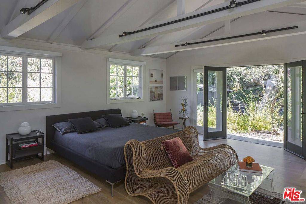 Topanga, CA 90290,1300 GREENLEAF CANYON RD