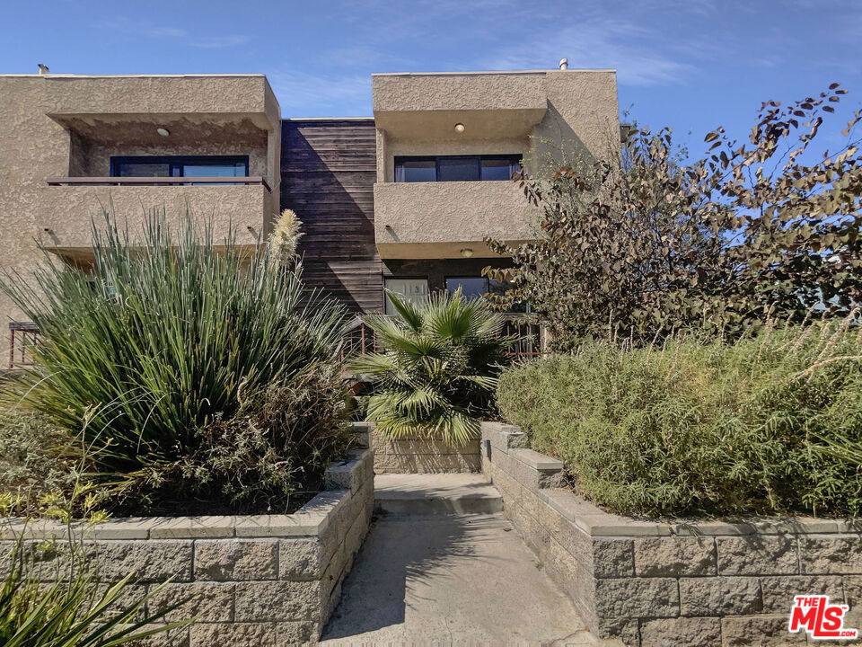 Van Nuys, CA 91411,14735 Victory BLVD #3