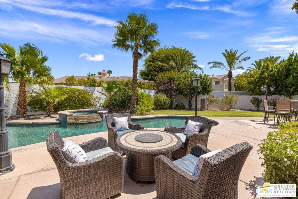 Rancho Mirage, CA 92270,8 Moet CT
