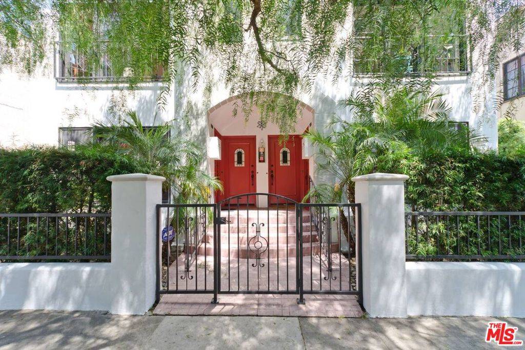 Los Angeles, CA 90036,506 N Spaulding AVE
