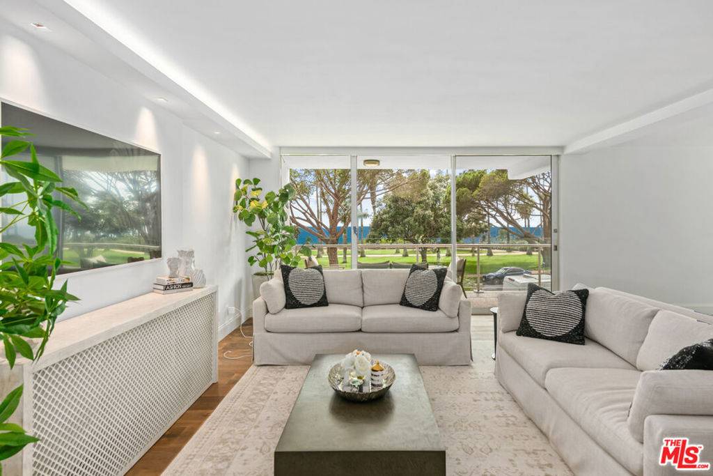 Santa Monica, CA 90402,535 Ocean AVE #2A