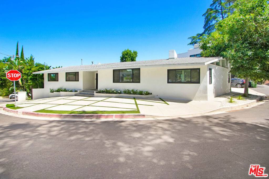Sherman Oaks, CA 91403,4166 Crisp Canyon RD