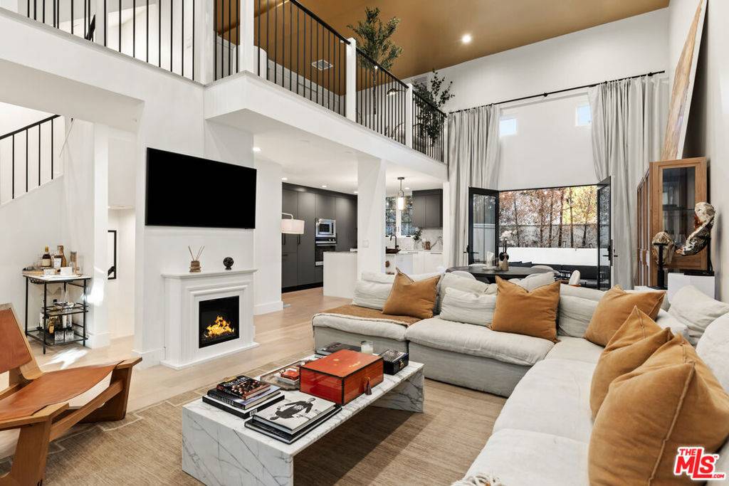 Santa Monica, CA 90403,1025 Euclid ST #103