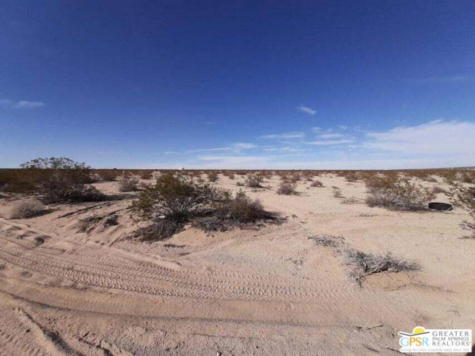 Joshua Tree, CA 92252,67040 Kachina DR