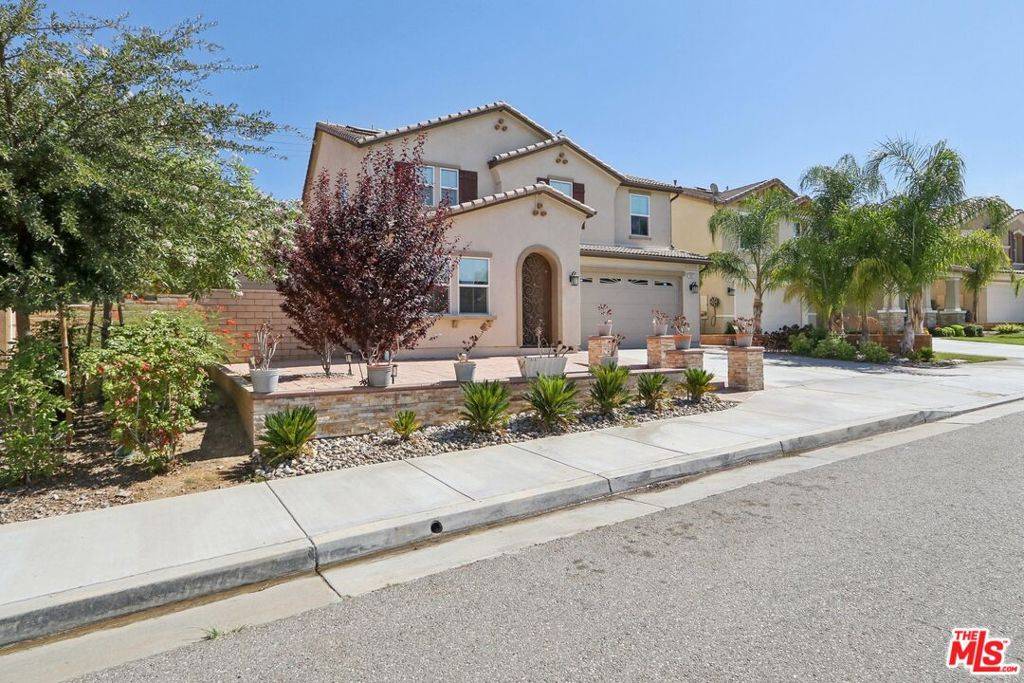 Santa Clarita, CA 91350,19317 Bension DR