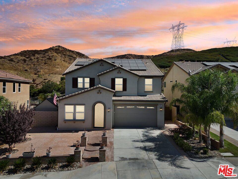 Santa Clarita, CA 91350,19317 Bension DR