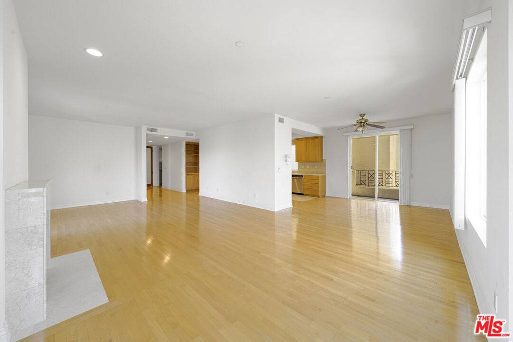 Los Angeles, CA 90010,4100 Wilshire BLVD #303