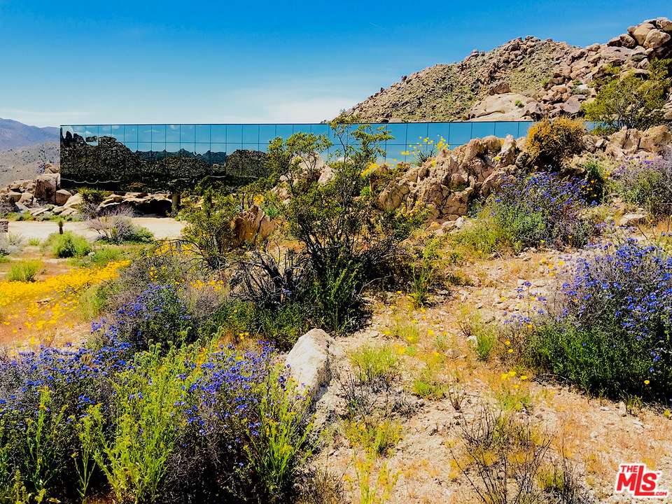 Joshua Tree, CA 92252,8198 Uphill RD