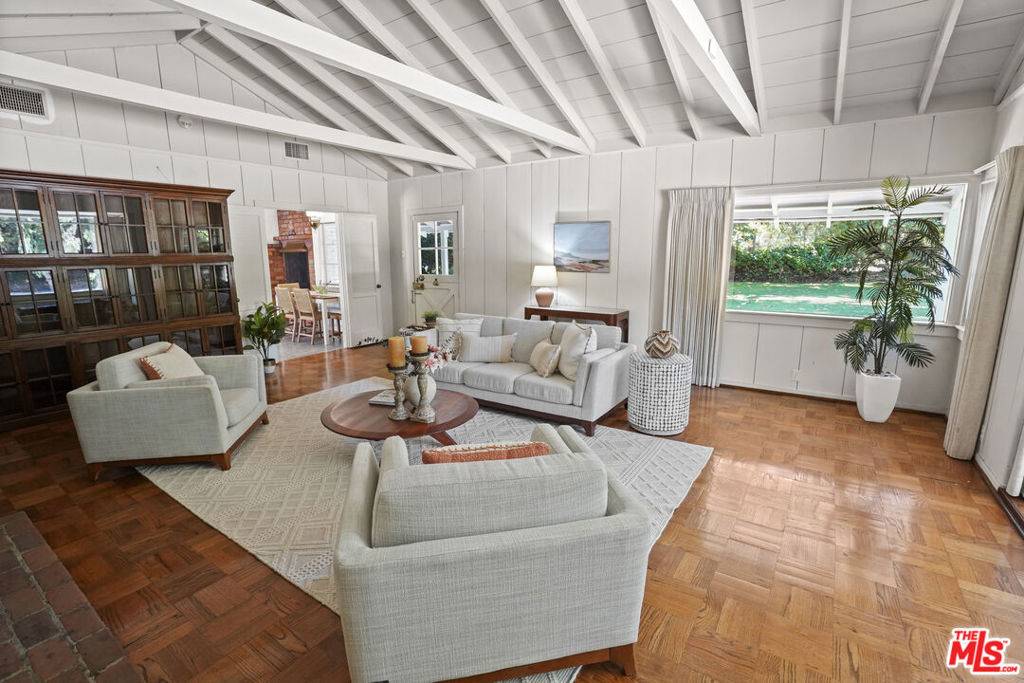 Malibu, CA 90265,5838 Bonsall DR