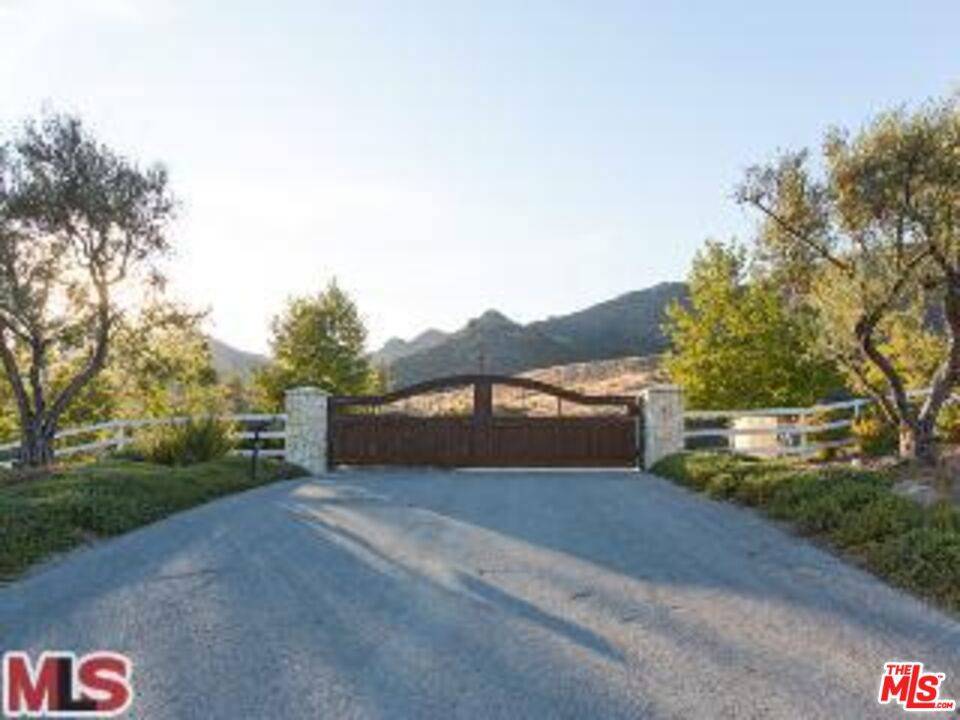 Agoura Hills, CA 91301,31725 Lobo Canyon RD
