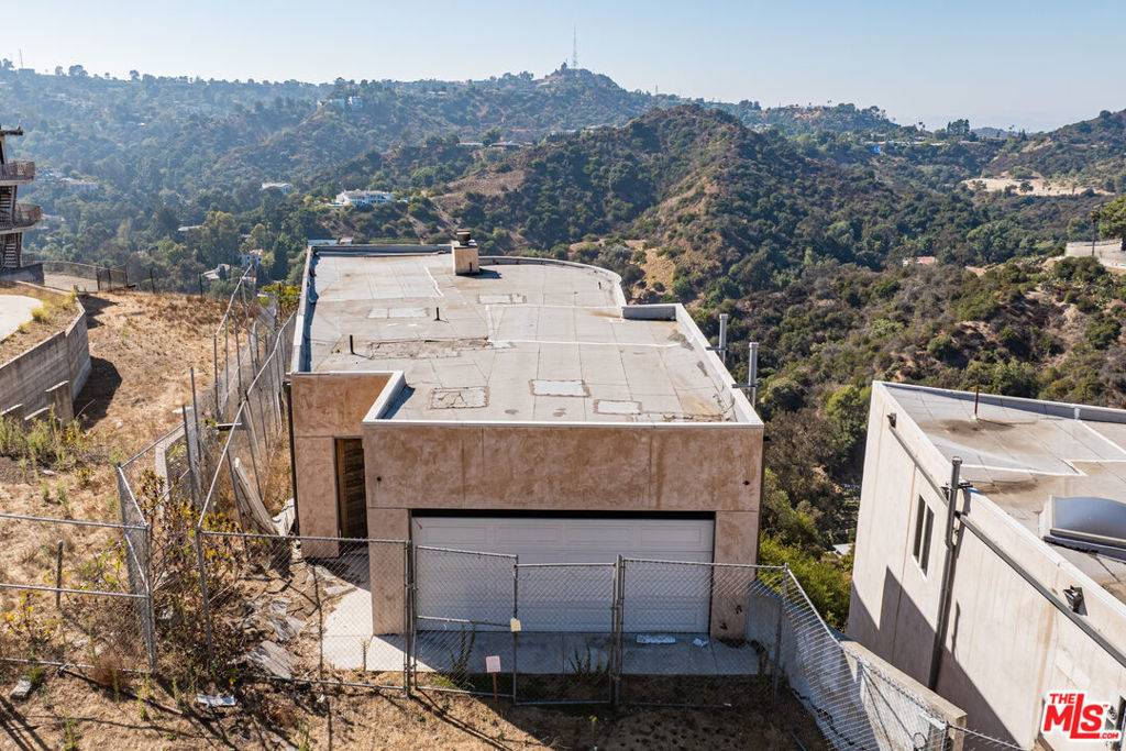 Los Angeles, CA 90046,2505 Woodstock RD