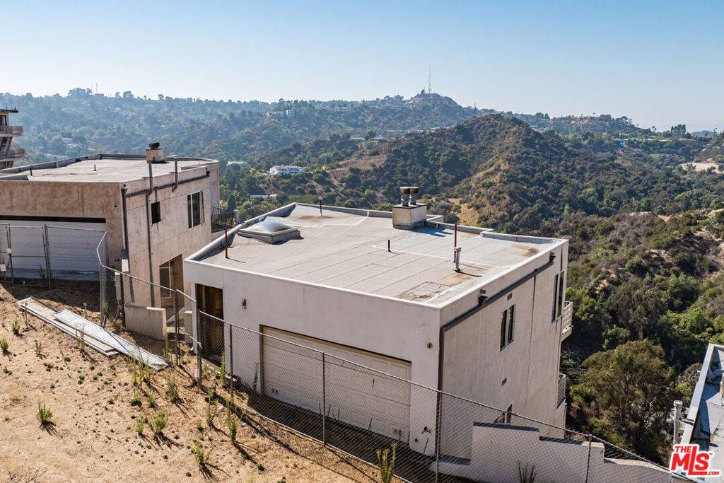 Los Angeles, CA 90046,2513 Woodstock RD