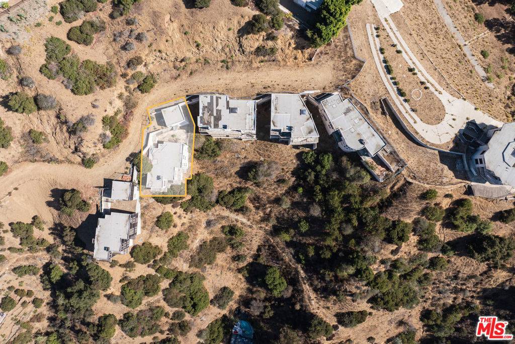 Los Angeles, CA 90046,2521 Woodstock RD