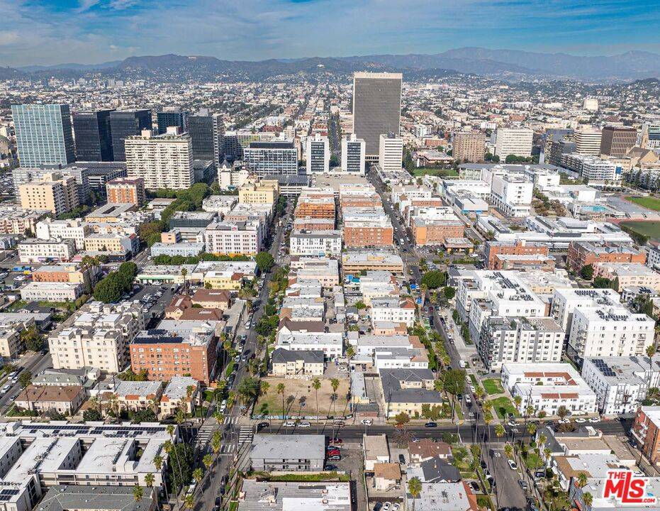 Los Angeles, CA 90005,854 S Normandie AVE