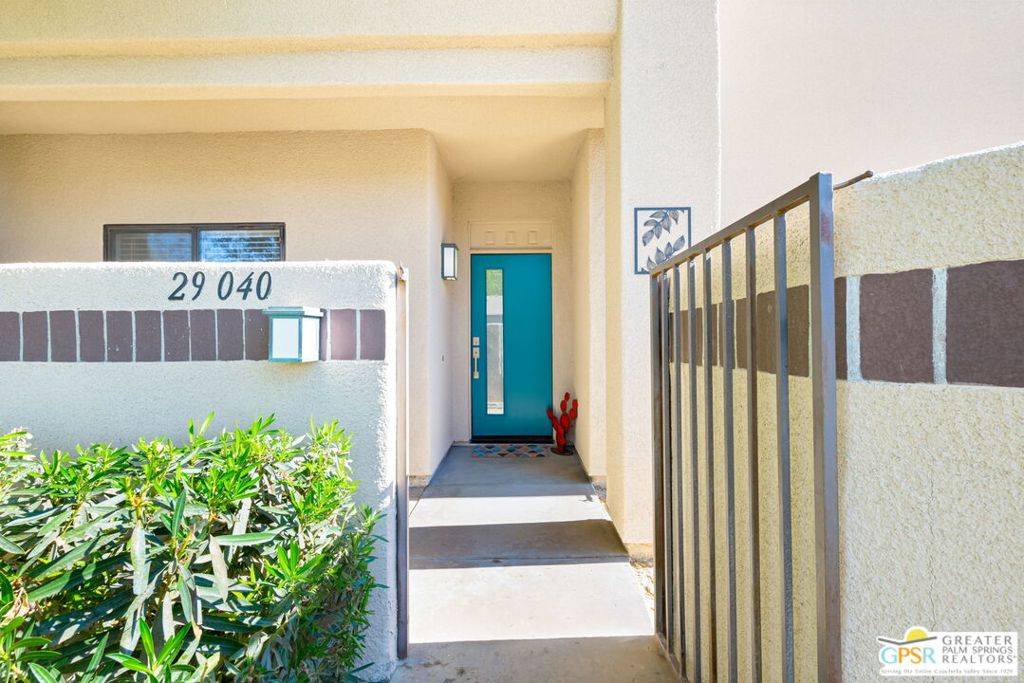 Cathedral City, CA 92234,29040 Isleta CT