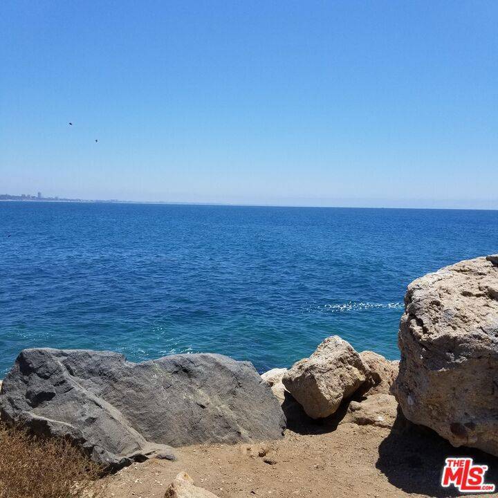 Malibu, CA 90265,3930 Topanga Canyon BLVD