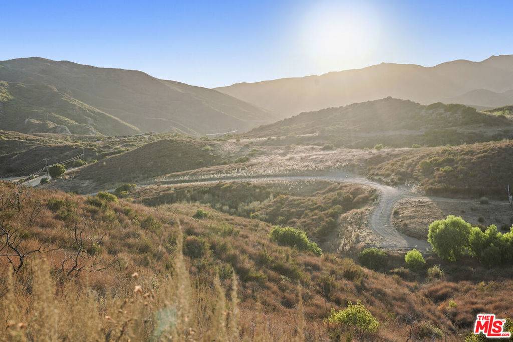 Malibu, CA 90265,34229 Mulholland HWY