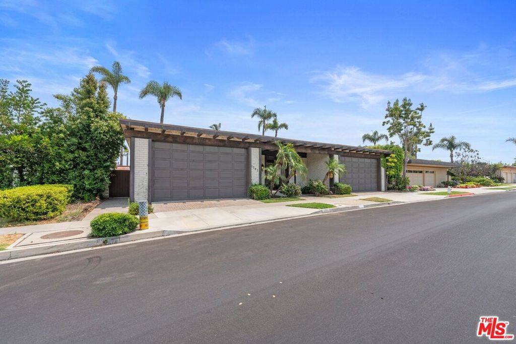 Newport Beach, CA 92660,1542 Galaxy DR