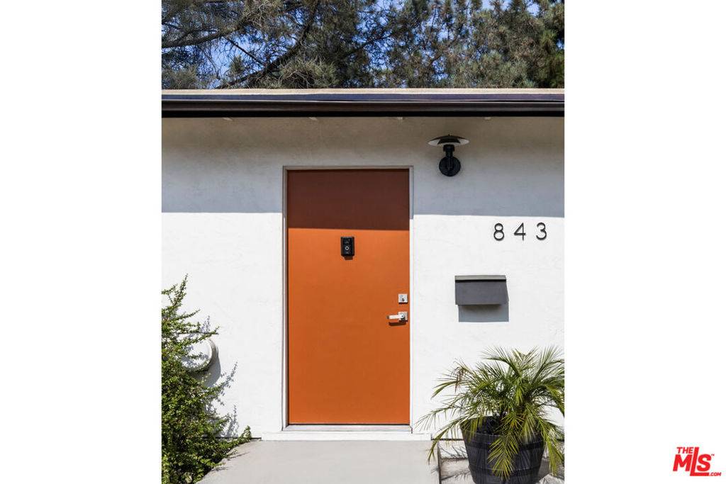 Los Angeles, CA 90026,843 Maltman AVE