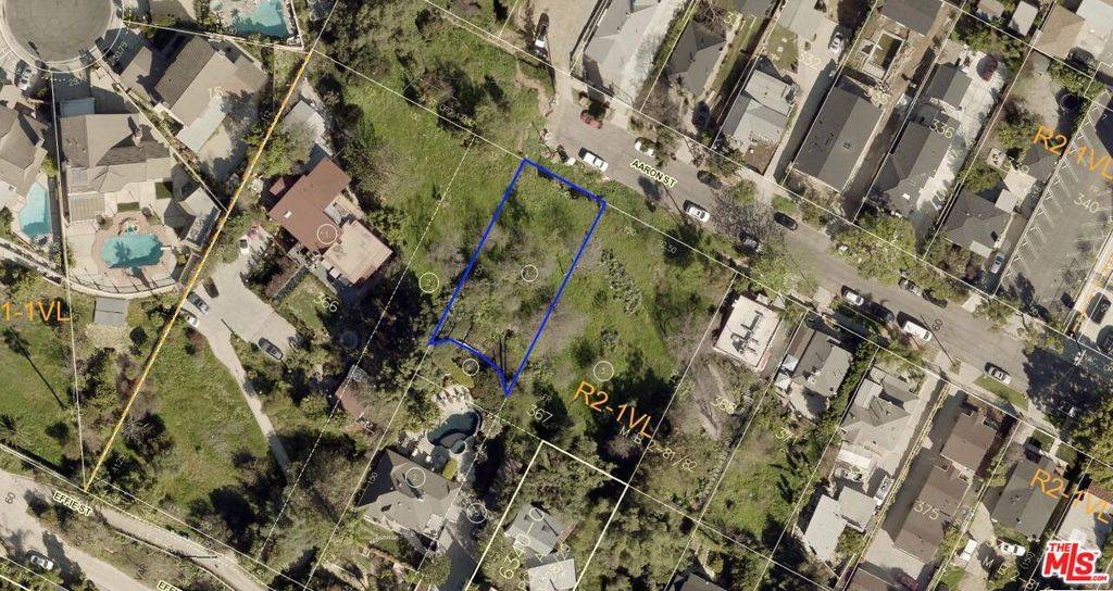 Los Angeles, CA 90026,2252 Aaron ST