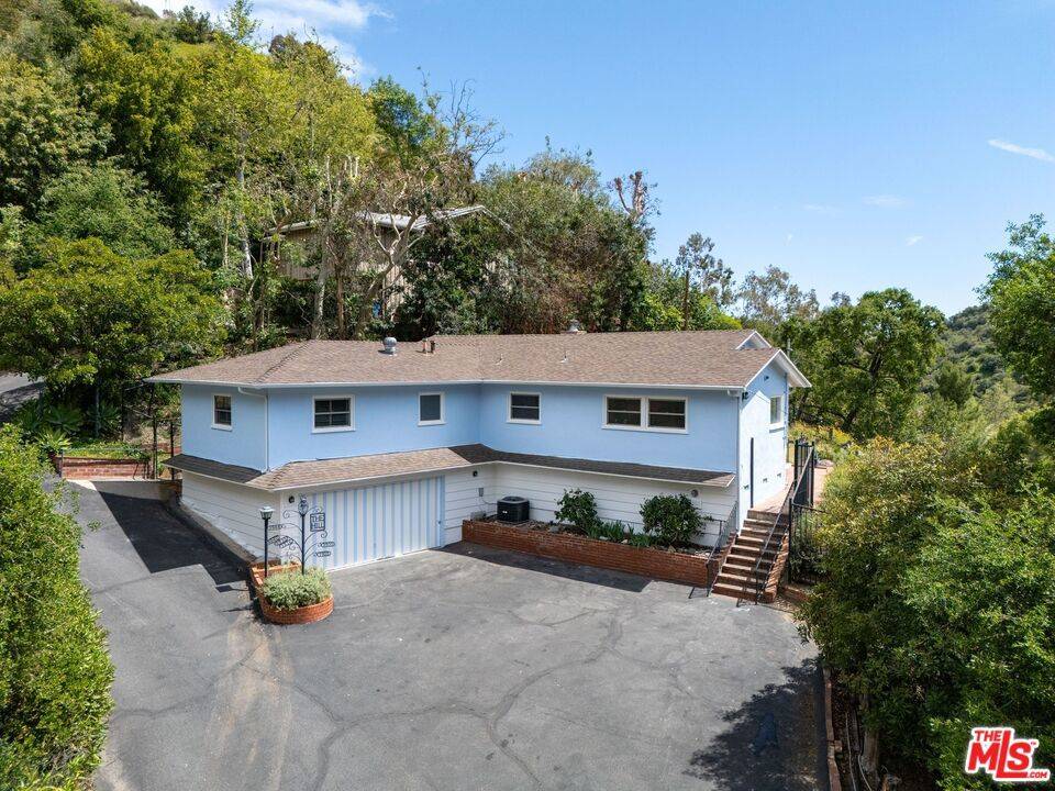 Los Angeles, CA 90049,3908 Mandeville Canyon RD